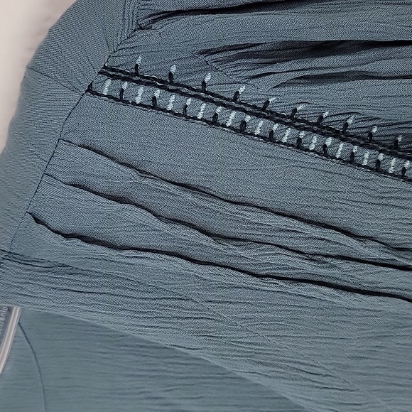 J. Jill embroidered pintucked tunic in blue spruce multi size medium - Picture 7 of 12